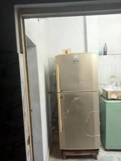 Hayer fridge for sale