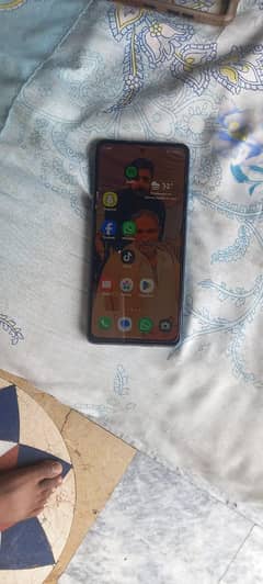 Samsung A72 good condition exchange possible