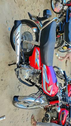 Honda125 good condition all ok ik ropy ka km ni hy