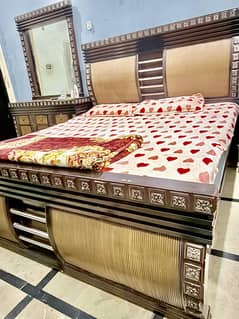 bed site table dressing
