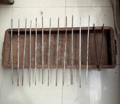 Small Barb Q set with 12 metal rods and holder for home