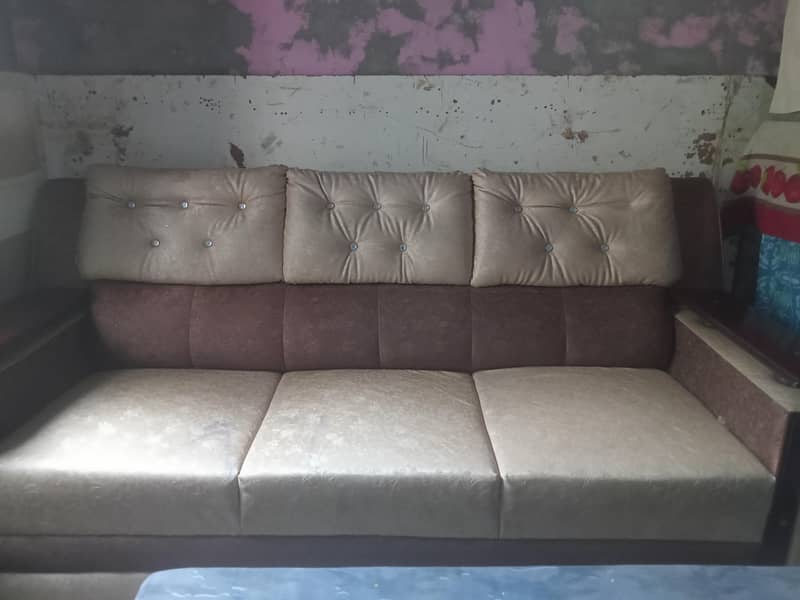 3 Seated  sofas 0