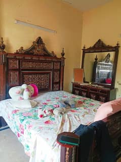 King Size Bed Set & Dressing Table
