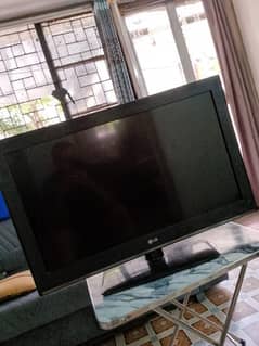 LG LCD 32 inchs
