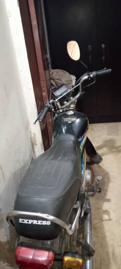 Express 2018 Model final price Rs. 80,000/-