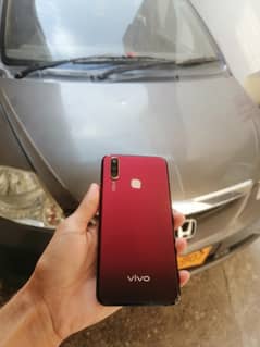vivo y17 8/256 only mobile condition 10/10  sirf back change ha