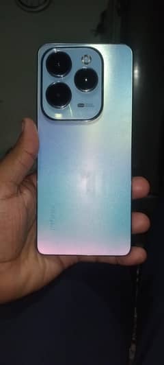 infinix hot 40 pro. 8+8.256 gb
