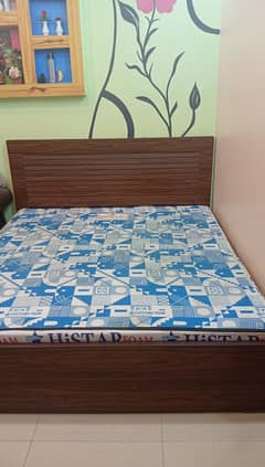 Bed Queen Size in New Condition