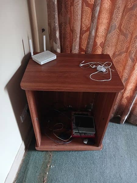 computer trolley in good condition 1