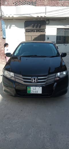 I'm sealing Honda city   Lahore number