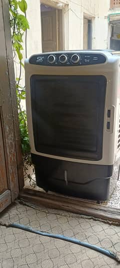 Sk company pvt 2 year warnty only 15days use look like brand new full