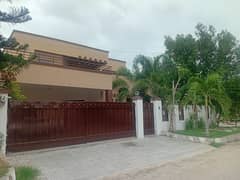 BRIGADIER HOUSE 500 SQ YD WEST OPEN CORNER PARK FACING FOR RENT, READY TO MOVE NOW