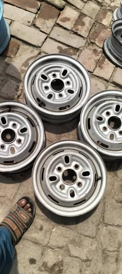 Mehran original Rim bilkul new condition 10 by 10
