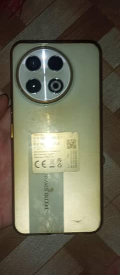 10 / 10 condition new set box charger available