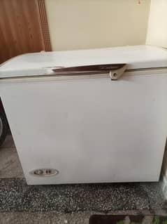 Dawlance deep freezer