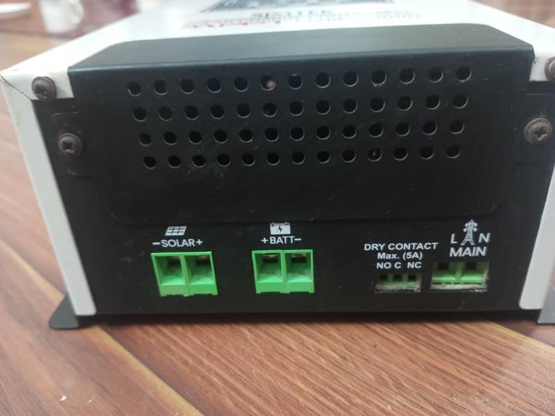 Simtek MPPT HYBRID SOLAR CHARGE CONTROLLER 3