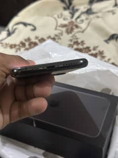 Iphone 11 pro pta with box 64gb