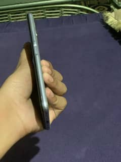 Vivo y 20 al original aerjant cash need phone all original ha one hand
