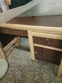 computer table with excellent condition