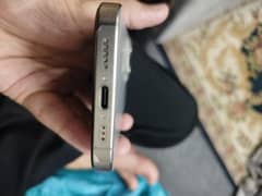 total new mobile aik b scratch nhi ha sb Kuch Sahi ha non pta ha