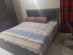 king size bed/wood/used