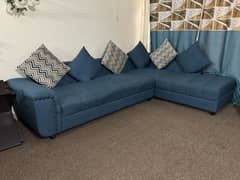 L Shaped 4/4 seater sofa set with curtains