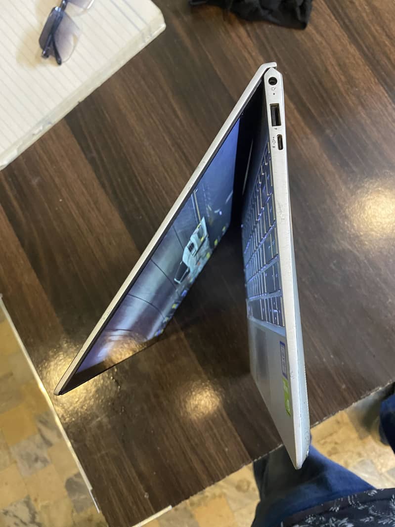 Hp envy 13 | 8gb ram 256gb ssd | touch screen | graphics card ddr 5 4