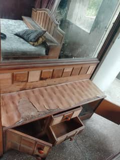 Dressing table