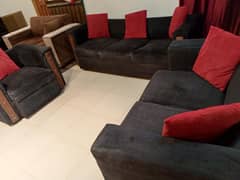 slightly used sofa set 3 2 1 seater call 03124049200