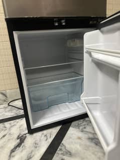 Mini refrigerator