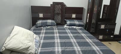 Complete Bed Set with King Bed, Side Tables, Wardrobe Almari & Dresser