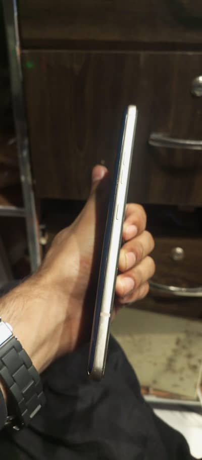 LGv60 ThinQ 5G