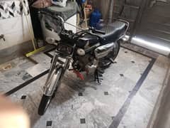 Honda 125 full original ha koi Kam nai honey wala marye name ha