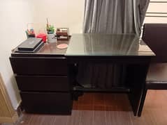 Brand New condition king bed set with study table