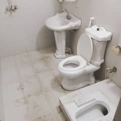 Location Q Block 4 Bed 2 Kitchen 2 Tvl Drawing Room Tares Washing Area