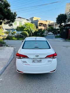 Toyata yaris 2021 1.5