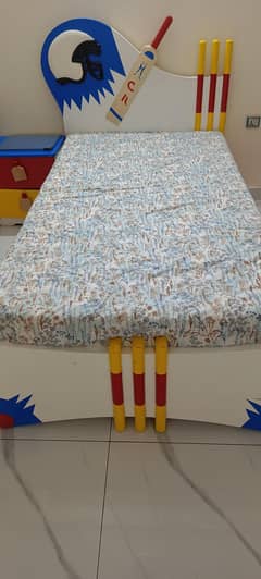 Single Kids' Bed with side drawer and Mattress