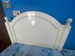 single bed urgently sell