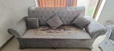 3+1+1 Sofa set brand new only few months used . . Urgent sale