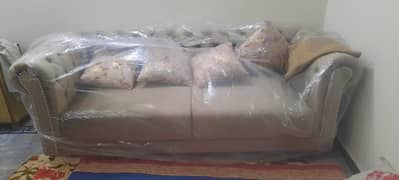 Elegant 5-Seater Chesterfield Sofa Set – Like New  Urgent Sale