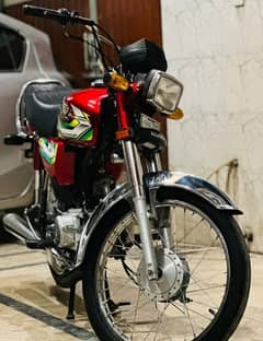 assalamu alaikum Honda 70 cc bike for sale hai 0329//8295//136