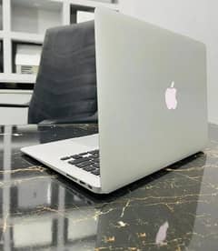 Macbook Air 2015 Model | 8/128 GB Storage | 7 Hours Battery Beckup