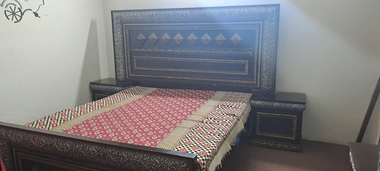 Full size Bed set side table with Dressing table 0
