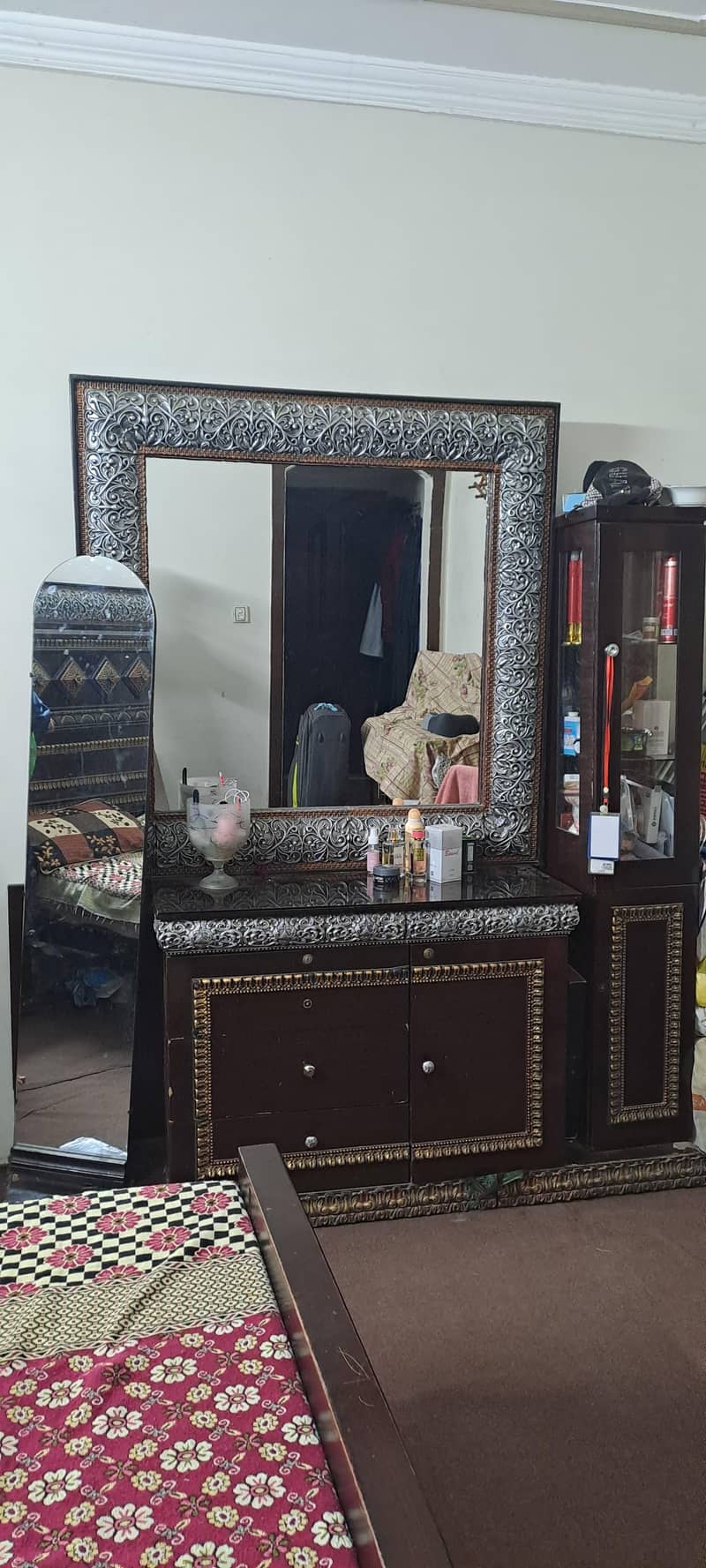 Full size Bed set side table with Dressing table 1