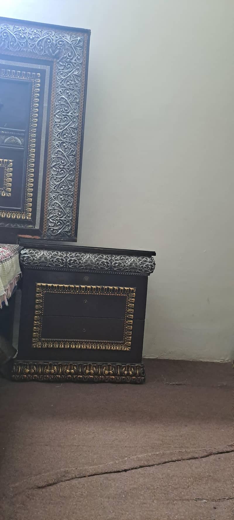 Full size Bed set side table with Dressing table 2