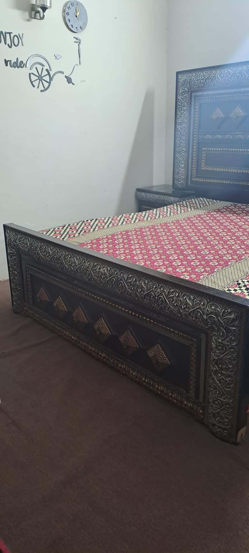 Full size Bed set side table with Dressing table 4