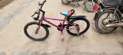 Girl cycle