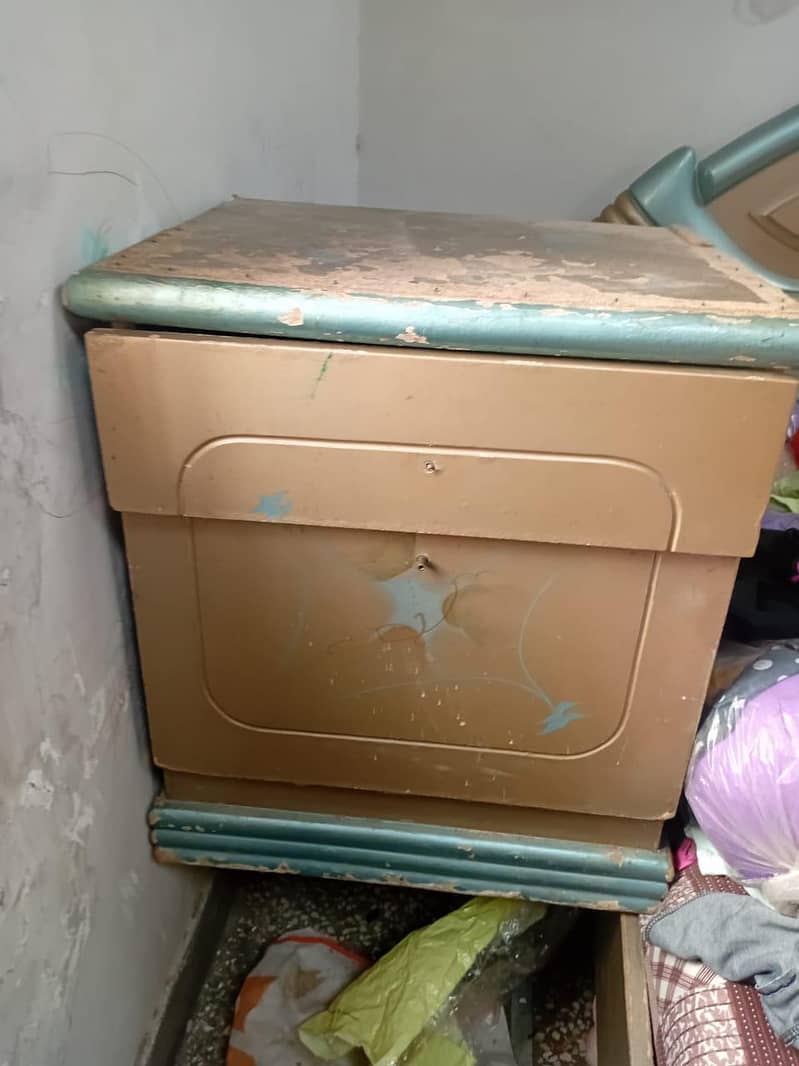 double bed with mattress with dressing table and side table 4