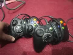 Xbox 360 two controllers