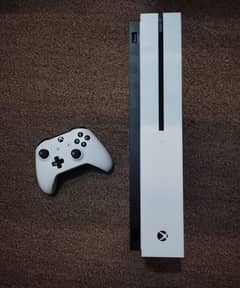 Xbox One S – 1TB – Excellent Condition – With Controller